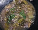 Foto langkah ke 3 dari resep Sop daging sawi asin (spicy sour beef) ala Madam Sichuan.