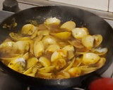 Foto del paso 8 de la receta: Almejas a la marinera❤🥰