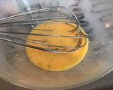 Une image de l'étape 2 de Sauce crème à l'ail mariné et aux deux fromages.