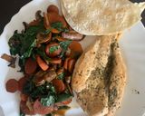 Foto del paso 3 de la receta: Pollo a las finas hierbas con guarnición saludable