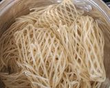 Hình bước làm 2 của món Phở sắn cốt dừa