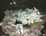 A picture of step 5 of Lahsooni Palak.