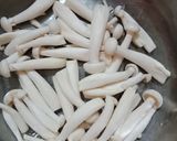 Foto langkah ke 1 dari resep Jamur Shimeji Goreng.