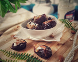 A picture of step 6 of Cream & Nuts filled dates.