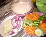 A picture of step 1 of Fried rice with vegetable source and cucumber juice.