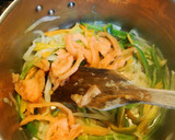 Foto del paso 2 de la receta: Revuelto "verbena de pollo"