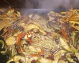 Foto del paso 4 de la receta: Verduras salteadas, con pollo
