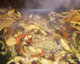 Foto del paso 4 de la receta: Verduras salteadas, con pollo