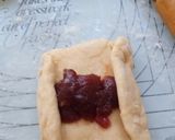 A picture of step 3 of Beautiful Jam buns.