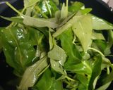 Foto langkah ke 2 dari resep Tumis Kangkung Ala Restoran.