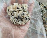 Foto langkah ke 3 dari resep Seaweed Rice Ball.