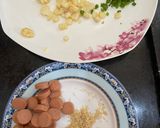 Hình bước làm 2 của món Bánh mì xúc xích topping bắp, hành lá, chà bông