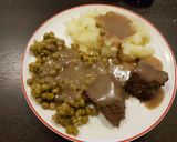 Foto del paso 3 de la receta: Carne al vino - Acompañado con arvejas salteadas y puré