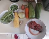 Foto del paso 1 de la receta: Guiso zapallito italiano con papas fritas