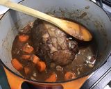 Une image de l'étape 13 de Rôti de cerf mariné, lard et carottes.