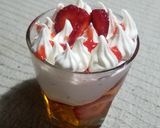 Foto del paso 5 de la receta: Gelatina chantilly y frutillas 🤤