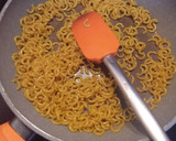 Foto del paso 1 de la receta: Fideuá de alcachofas con langostinos