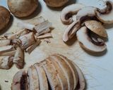 Foto del paso 3 de la receta: Hongos salteados con cebolla