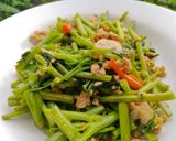 รูปขั้นตอนการทำที่ 3 ของ ผัดผักบุ้งหมู🍽️