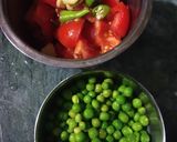 A picture of step 1 of Green peas MakhaniCurry.