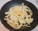 Foto del paso 2 de la receta: Solomillo de cerdo encebollado al pimentón