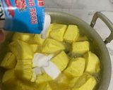 Foto langkah ke 4 dari resep Tahu Kuah Kuning.