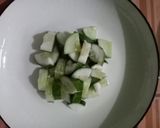 Foto langkah ke 3 dari resep Rujak Timun simple.