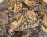 Foto langkah ke 5 dari resep Ayam kecap bawang bombay.