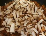 Foto del paso 2 de la receta Spaghetti con butifarra y champiñones