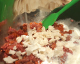 Foto del paso 3 de la receta: Hamburguesa de chorizo con champiñones al ajillo