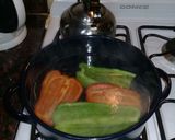 Foto del paso 3 de la receta: Morrones bicolor rellenos