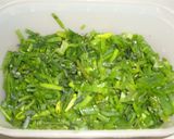 Foto del paso 3 de la receta: Atún con hojas de Ajo Porro y Cebollín