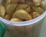 Foto langkah ke 7 dari resep Pastel abon "Windy".
