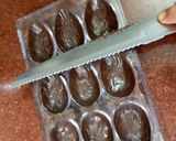 A picture of step 2 of Easter Egg Pinata Chocolate.