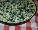 Foto del paso 3 de la receta: Quiche de espinacas pasas y piñones