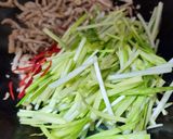 韭黃炒肉絲的食譜步驟4照片