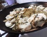 Foto del paso 1 de la receta: Salsa parisienne: pollo con champiñones y crema