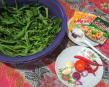 Foto langkah ke 1 dari resep Tumis Kangkung ala Resto.