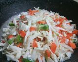 A picture of step 1 of Mix Stir-fry Spring Roll🌯.