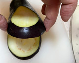Foto del paso 1 de la receta: Berenjenas rellenas de carne al horno