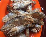 Foto langkah ke 3 dari resep Ikan asin goreng tepung kriyuk2 😁🙏.