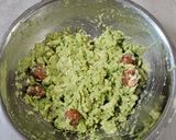 Foto del paso 2 de la receta: Guacamole Mexicano Casero