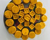 A picture of step 6 of Turmeric and saffron chocolate.