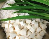 Hình bước làm 1 của món Xôi Sắn (Khoai Mì)