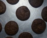 Foto langkah ke 6 dari resep Chocolate chip & raisin cookies.