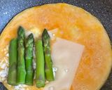 Foto del paso 6 de la receta: 🥚 Omelette de espárragos y queso de cabra 🥚