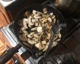 Foto del paso 1 de la receta: Salsa blanca con champiñones