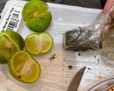 Foto langkah ke 6 dari resep Ayam suwir pedas jeruk limo.