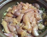 Hình bước làm 3 của món Trứng cá đù kho tộ