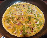 Foto del paso 3 de la receta: Tortilla de pimientos y queso